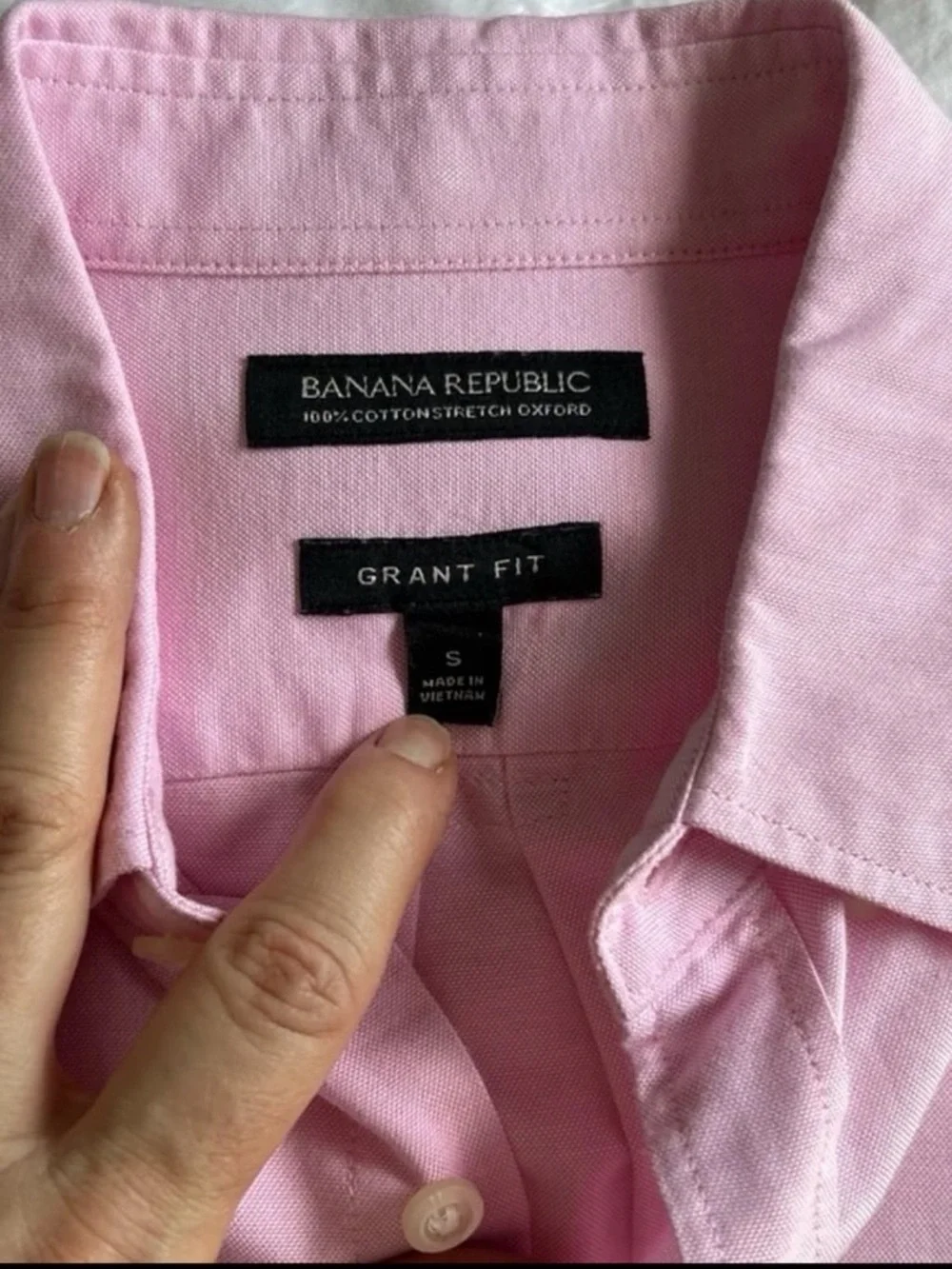 Banana Republic Men's Grant Fit Light Pink Button-Down Dress Shirt. Size Smal
